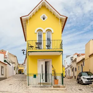 lisbon-sea-side-chalet.hotels-lisbon-portugal.com/